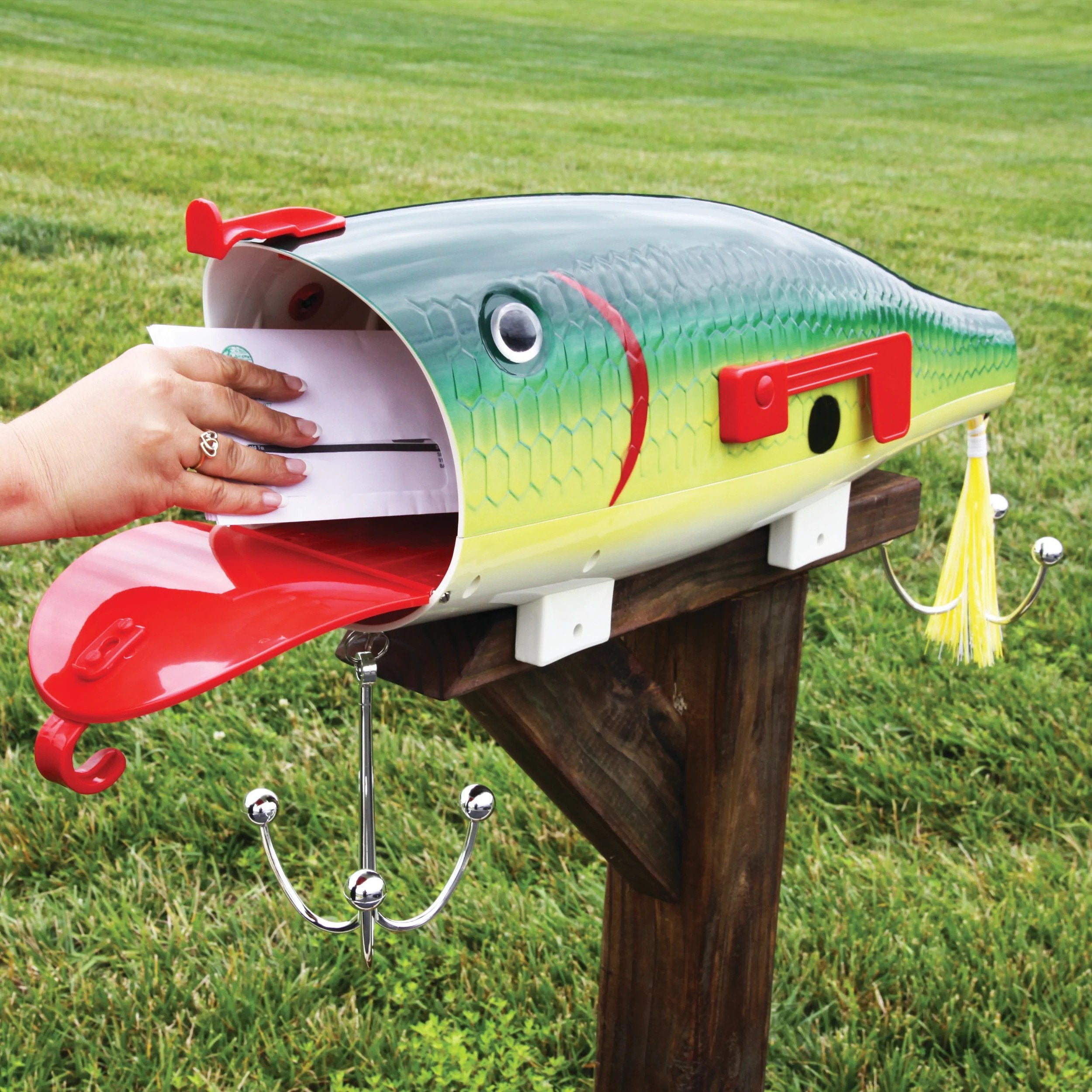 Rivers Edge Mailbox - Green Shad Bass Fish Lure